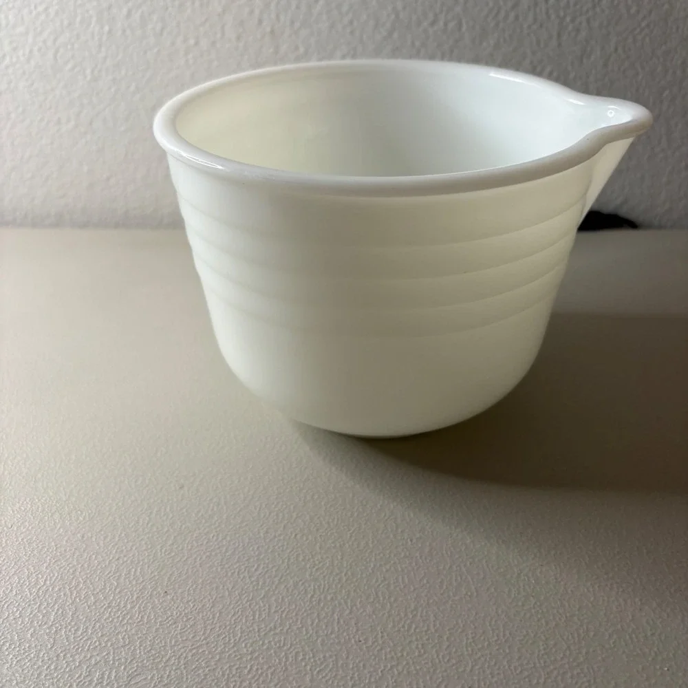 VTG Pyrex General Mills Milk Glass Mixing Bowl Wht Ribbed Pour Spout Made inUSA